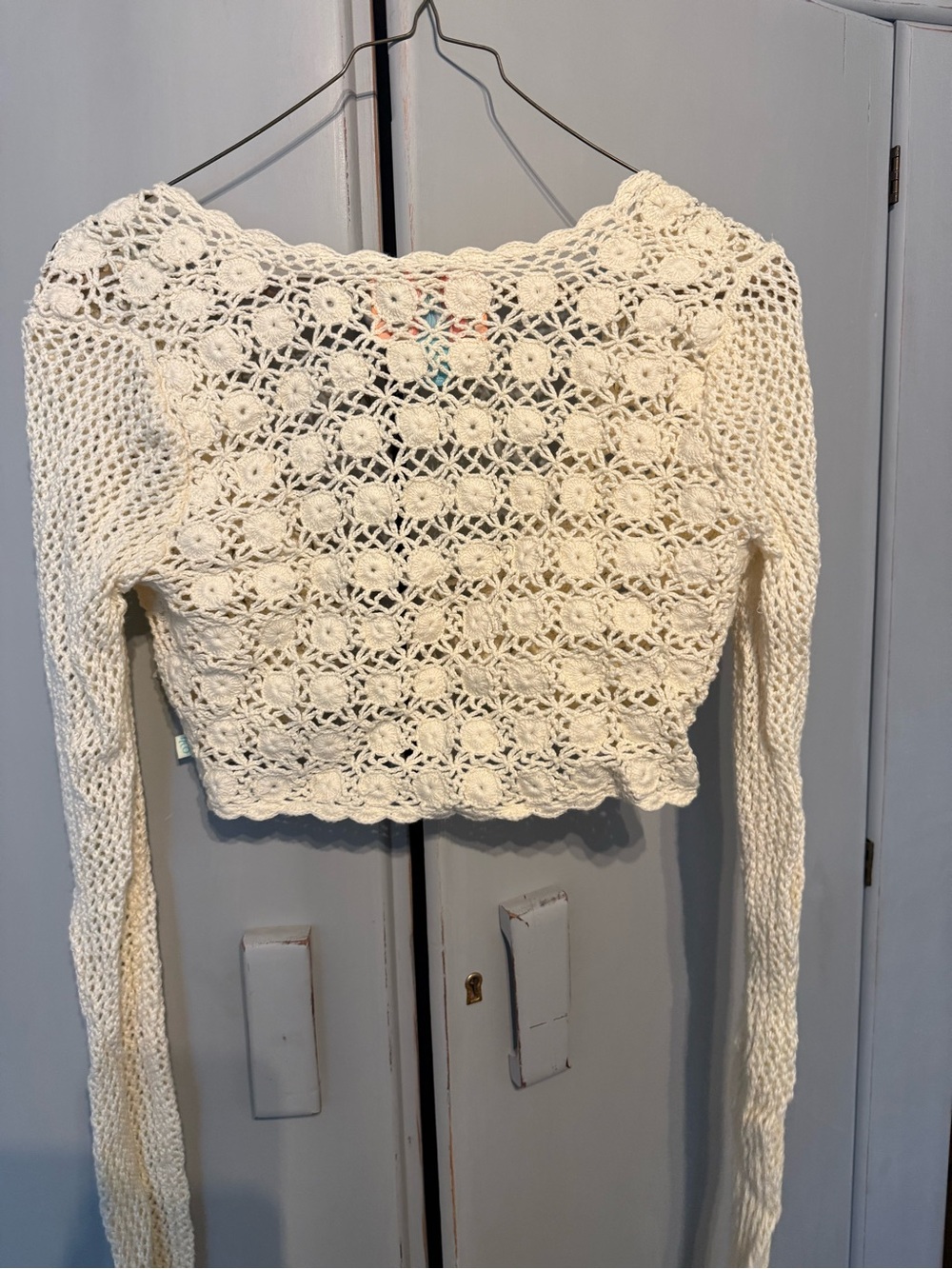 Hollister Cream Crochet Tie-Front Cropped Top - Picture 3 of 5